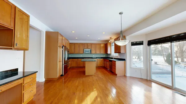 $2,950 | 12832 Nautica Court, Belleville, MI 48111