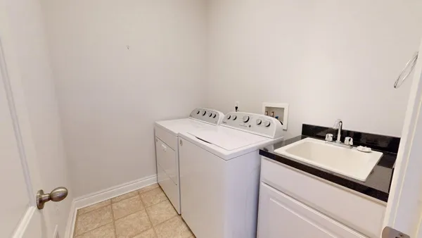 $2,950 | 12832 Nautica Court, Belleville, MI 48111