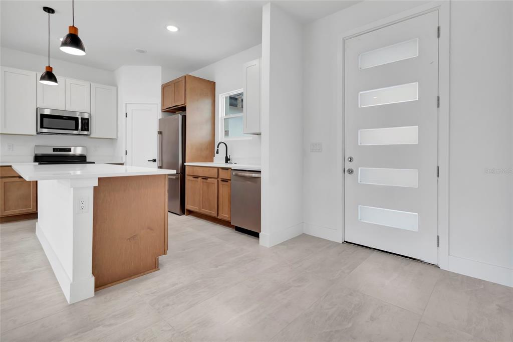 6168 Southwest 154th Street Ocala, FL 34473 - Photo 4 of 29