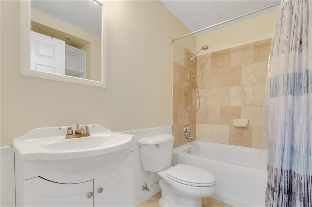 2539 Southeast Springtree Place Stuart, FL 34997 - Photo 8 of 20 Gallery Image 8