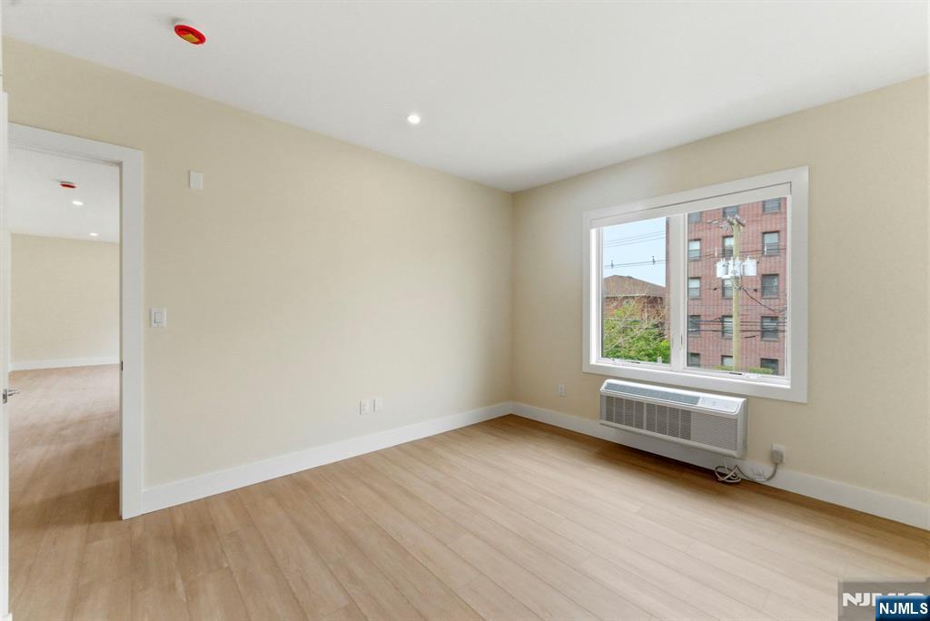 850 Broad Avenue, Unit B Ridgefield, NJ 07657 - Photo 17 of 22