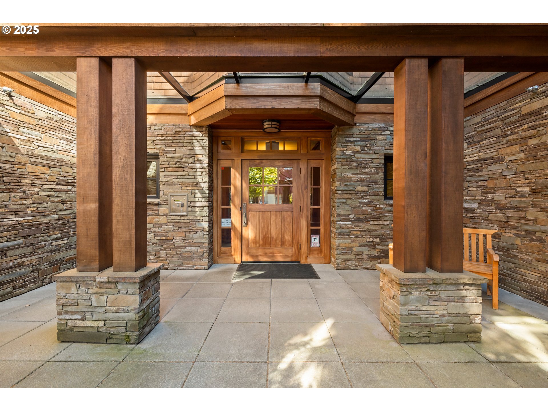 527 2nd Street Lake Oswego, OR 97034 - Photo 4 of 29 a view of entryway with a front door