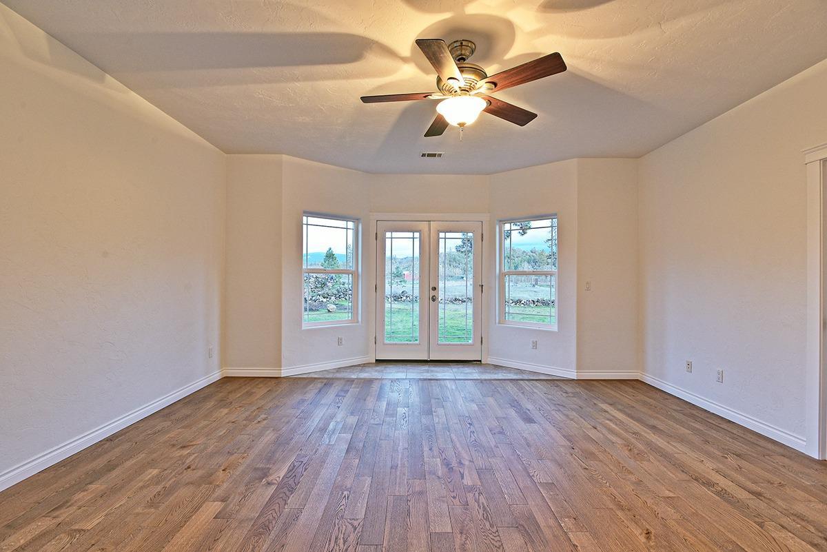 1208 South Obenchain Road Eagle Point, OR 97524 - Photo 13 of 35 Additional Photo