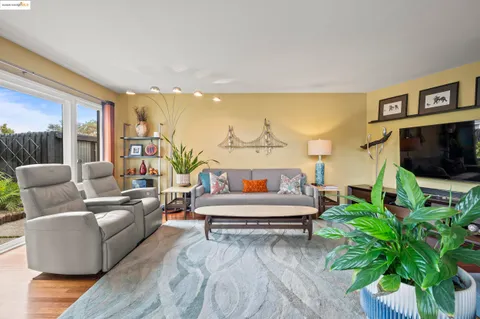 $1,950,000 | 608 Fortress Isle, Alameda, CA 94501