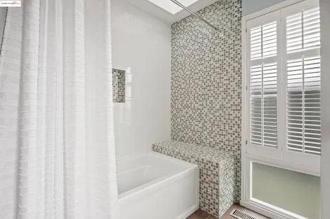 $1,950,000 | 608 Fortress Isle, Alameda, CA 94501