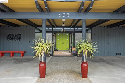 $1,950,000 | 608 Fortress Isle, Alameda, CA 94501