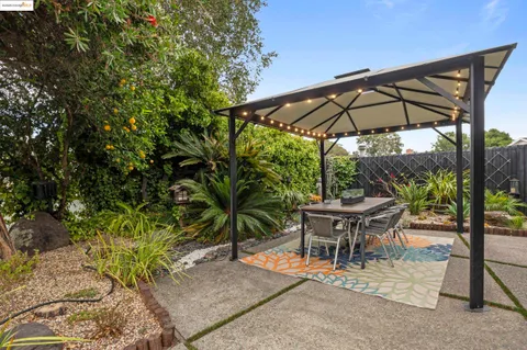 $1,950,000 | 608 Fortress Isle, Alameda, CA 94501