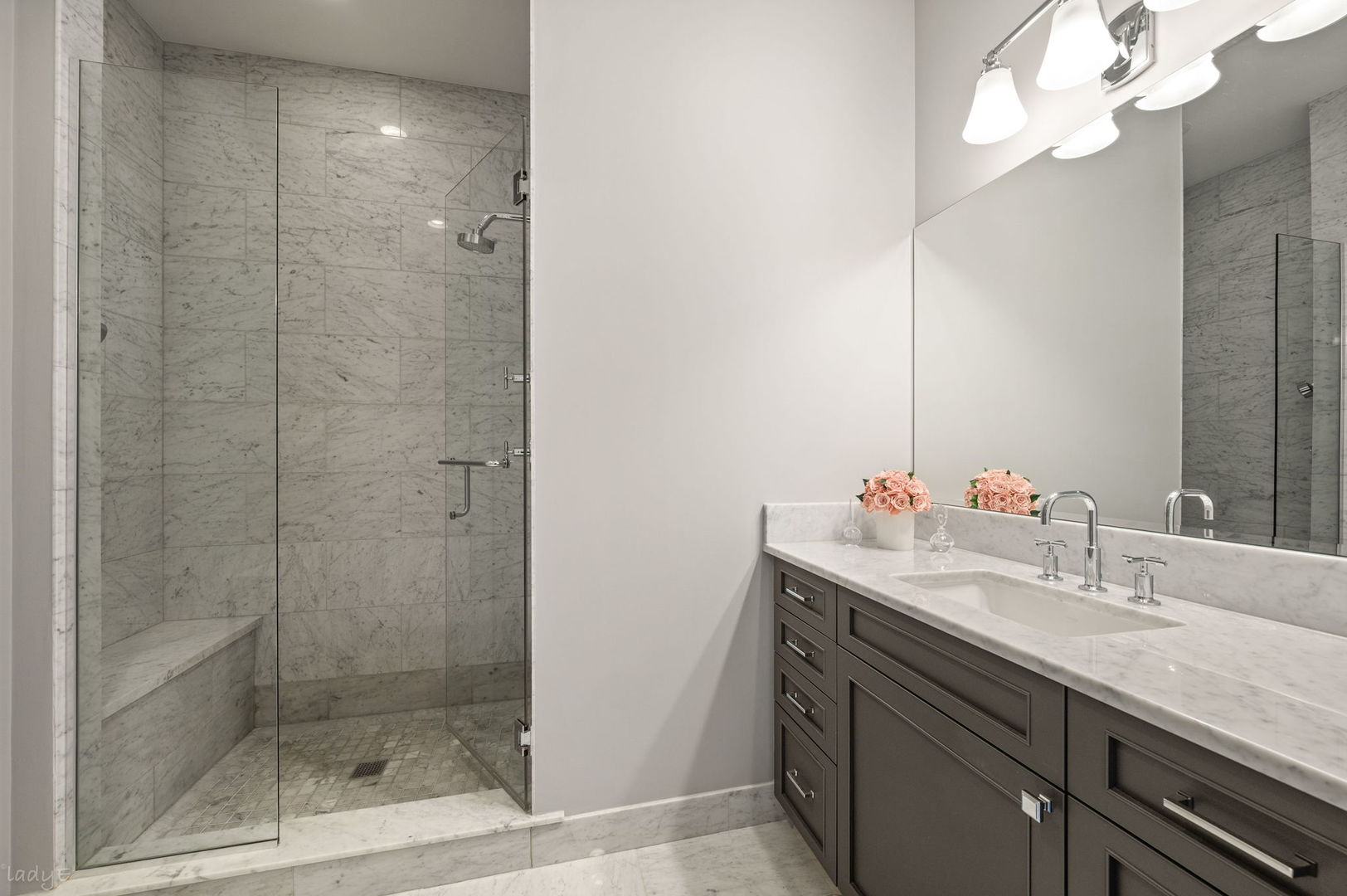 652 West Sheridan Road Chicago, IL 60613 - Photo 36 of 60