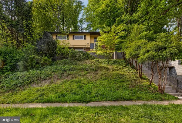 $650,000 | 7818 Glenister Drive, Springfield, VA 22152
