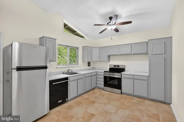 $650,000 | 7818 Glenister Drive, Springfield, VA 22152