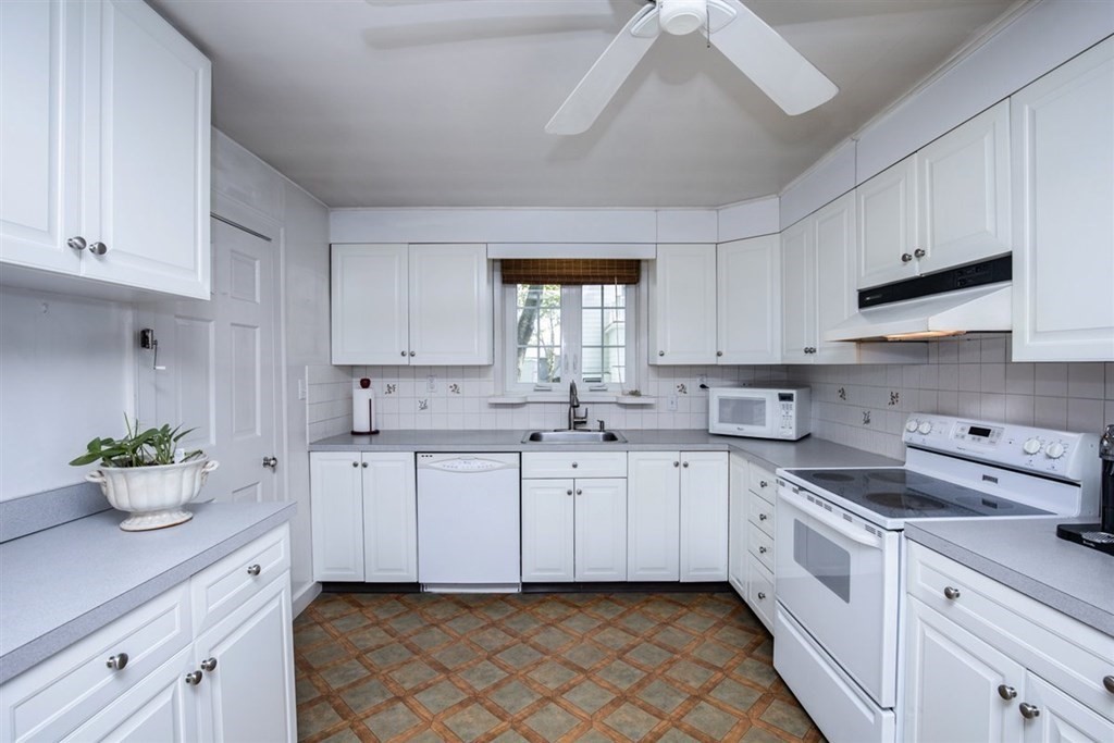 67 Ellsworth Road Peabody, MA 01960 - Photo 13 of 34 Gallery Image 13