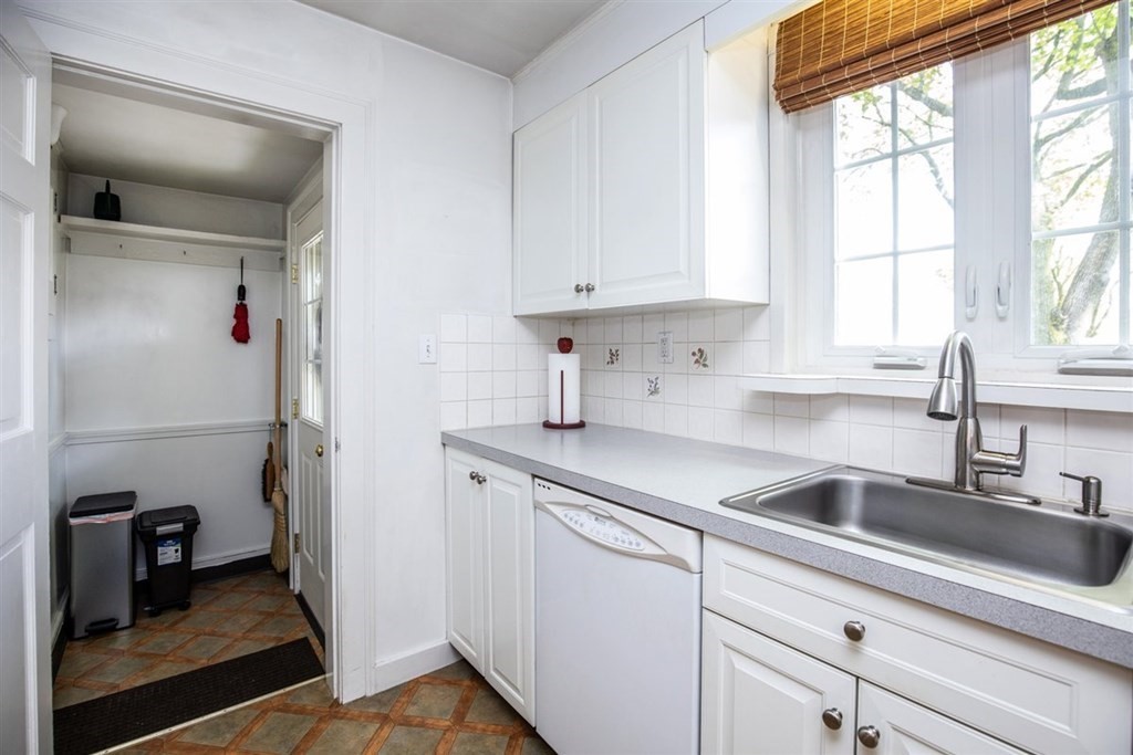 67 Ellsworth Road Peabody, MA 01960 - Photo 15 of 34 Gallery Image 15