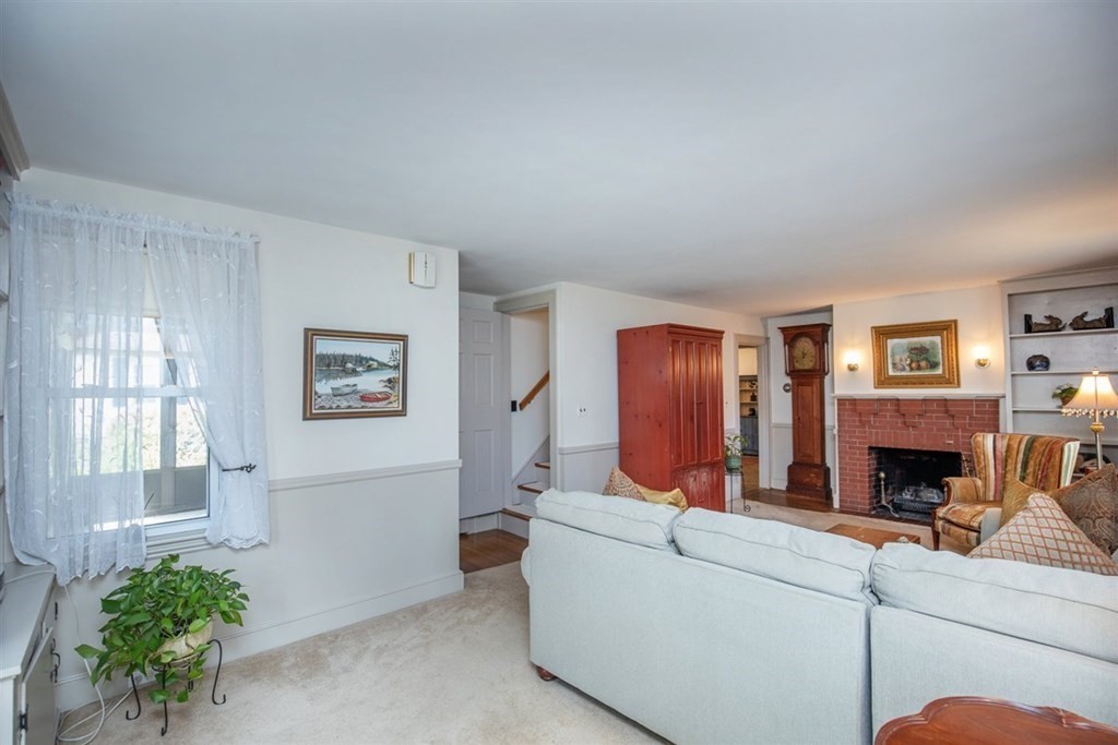 67 Ellsworth Road Peabody, MA 01960 - Photo 7 of 34 Gallery Image 7