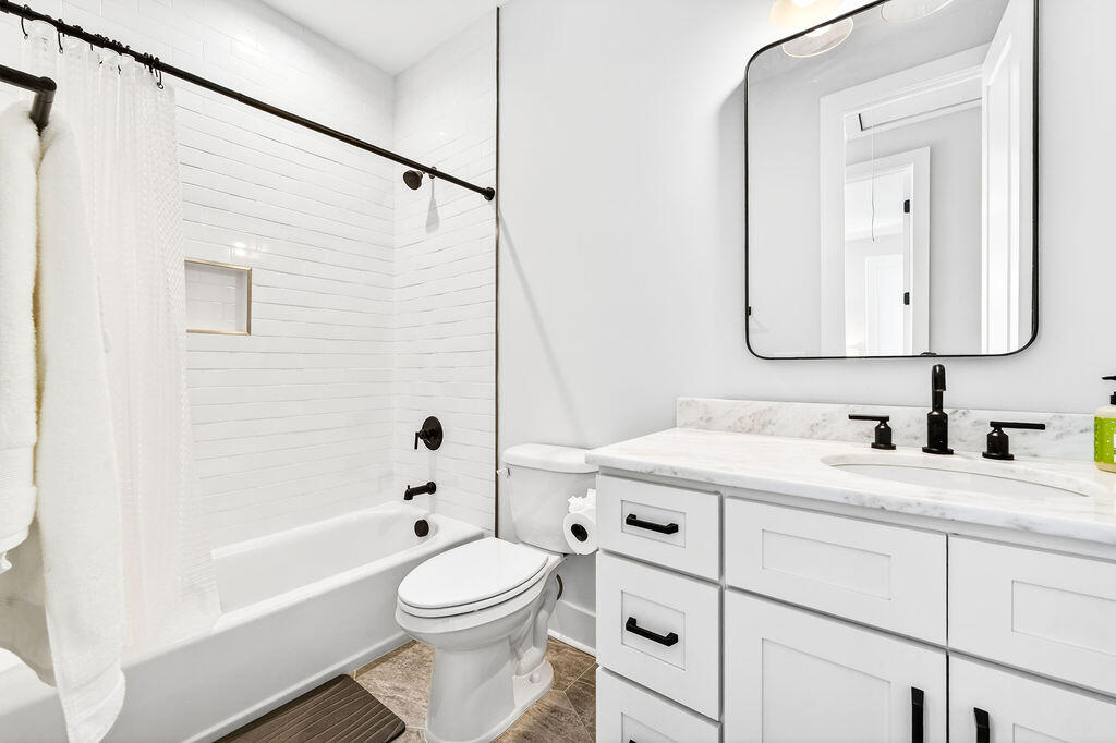 52 Aiken Street, Unit B Charleston, SC 29403 - Photo 19 of 26 DSC03524