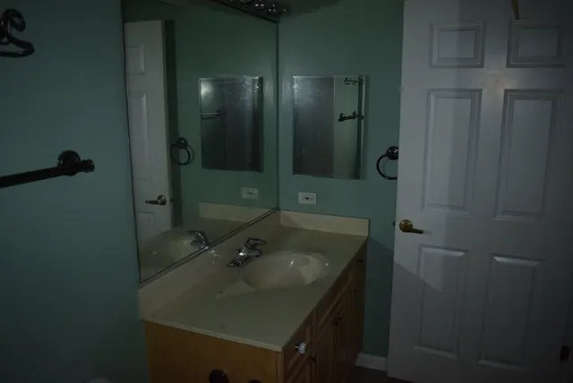 $197,600 | 6801 North Milwaukee Avenue, Unit 404, Niles, IL 60714