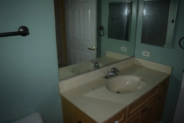 $197,600 | 6801 North Milwaukee Avenue, Unit 404, Niles, IL 60714