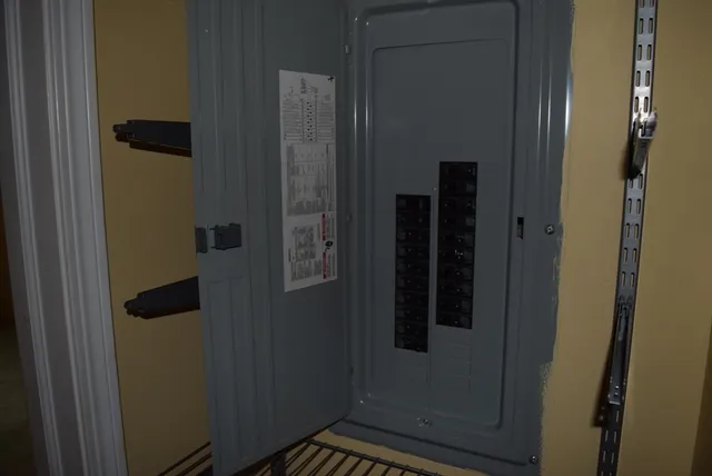 $197,600 | 6801 North Milwaukee Avenue, Unit 404, Niles, IL 60714