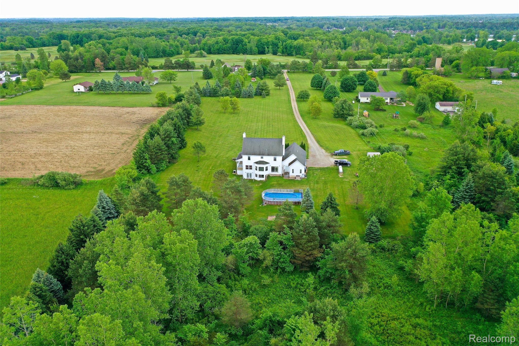 2369 North Baxter Road Davison, MI 48423 - Photo 34 of 35 2369-N-Baxter-Rd-65 Outside.jpg