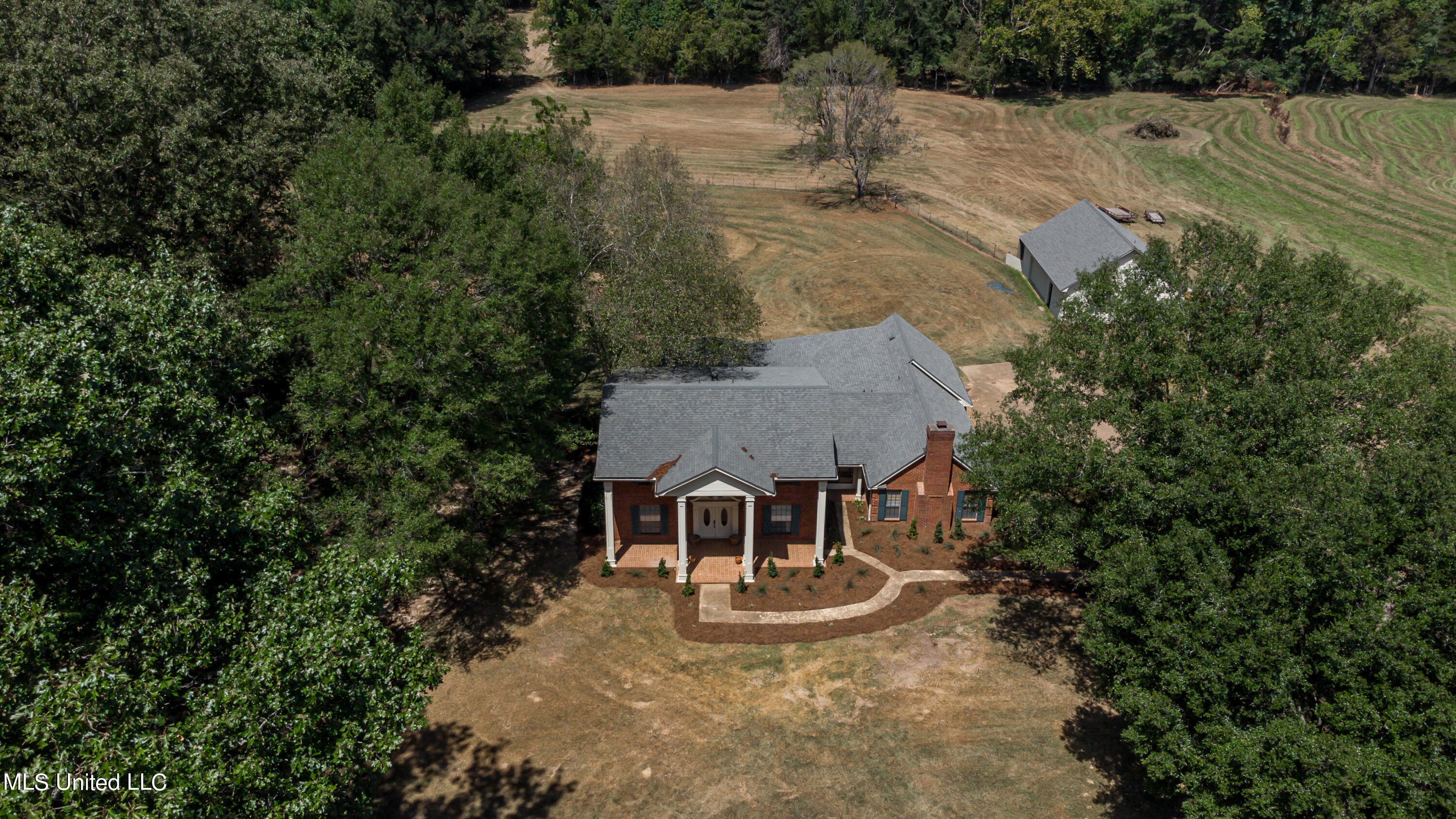 362 Robinson Springs Road Flora, MS 39071 - Photo 2 of 77 362 Robinson Springs Road Drone-32