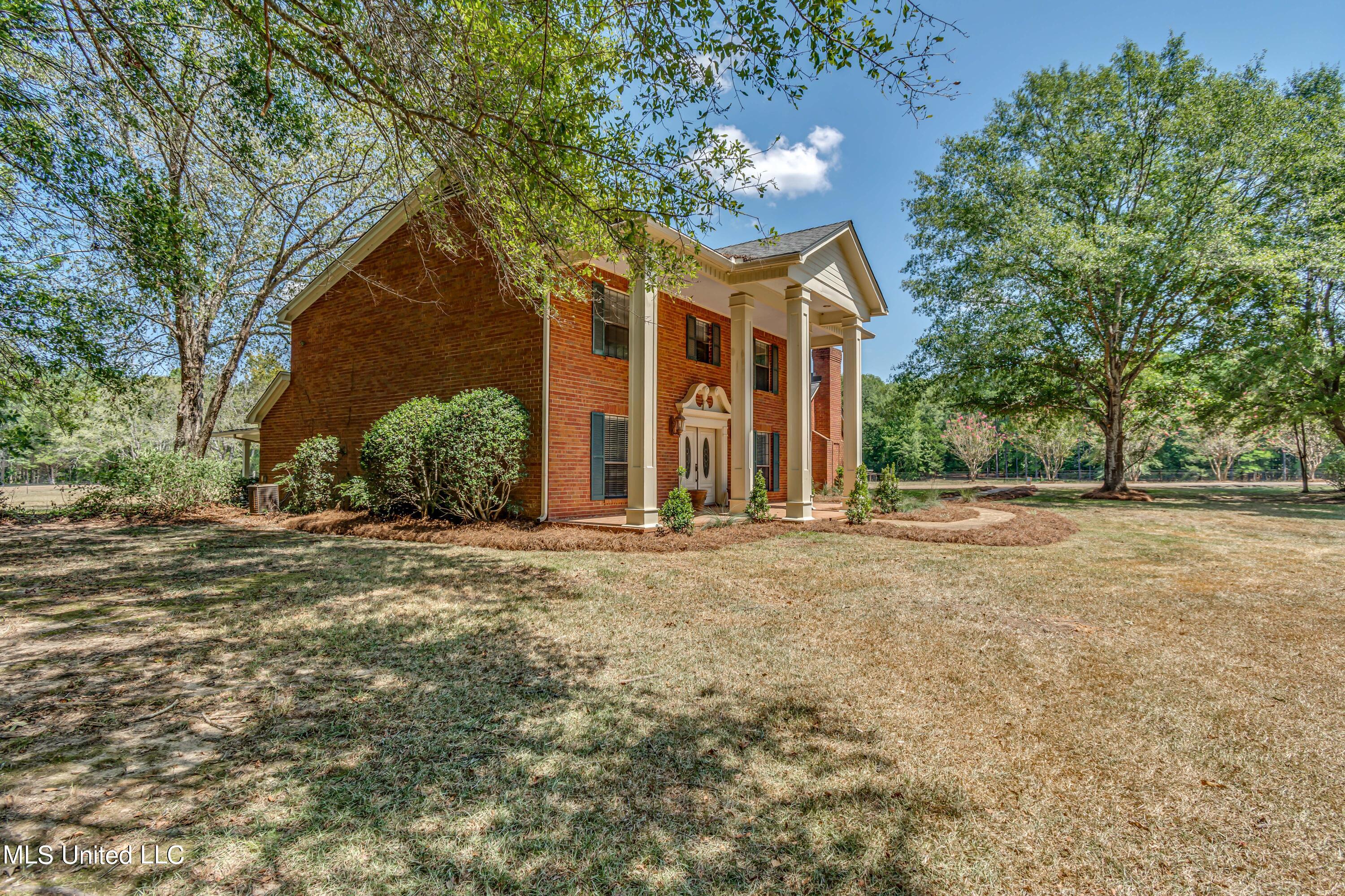 362 Robinson Springs Road Flora, MS 39071 - Photo 4 of 77 362 Robinson Springs Road-6