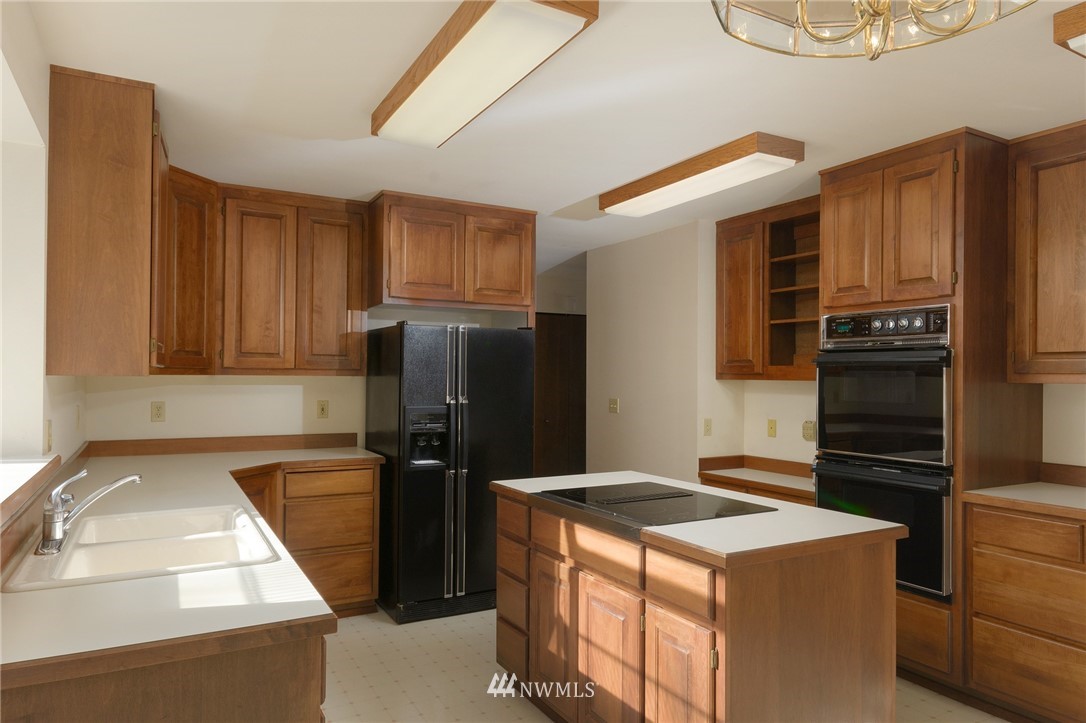 12686 Northeast Klabo Road Kingston, WA 98346 - Photo 11 of 25 Gallery Image 11