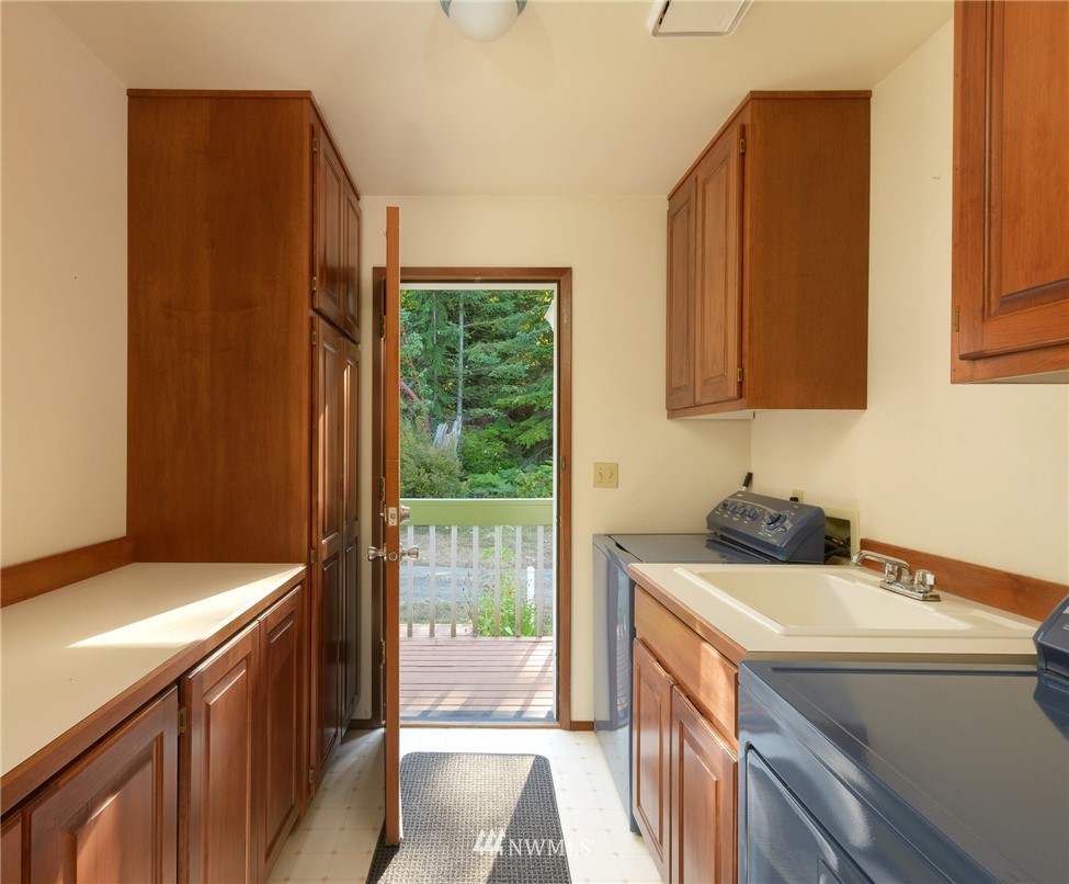 12686 Northeast Klabo Road Kingston, WA 98346 - Photo 12 of 25 Gallery Image 12