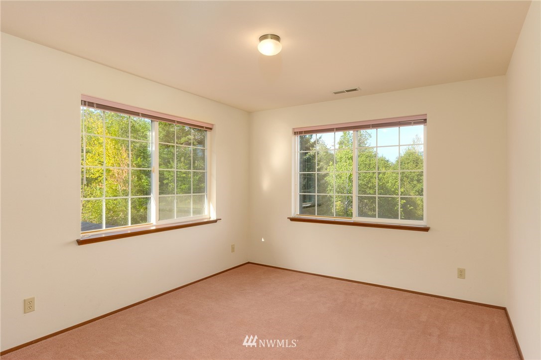 12686 Northeast Klabo Road Kingston, WA 98346 - Photo 14 of 25 Gallery Image 14