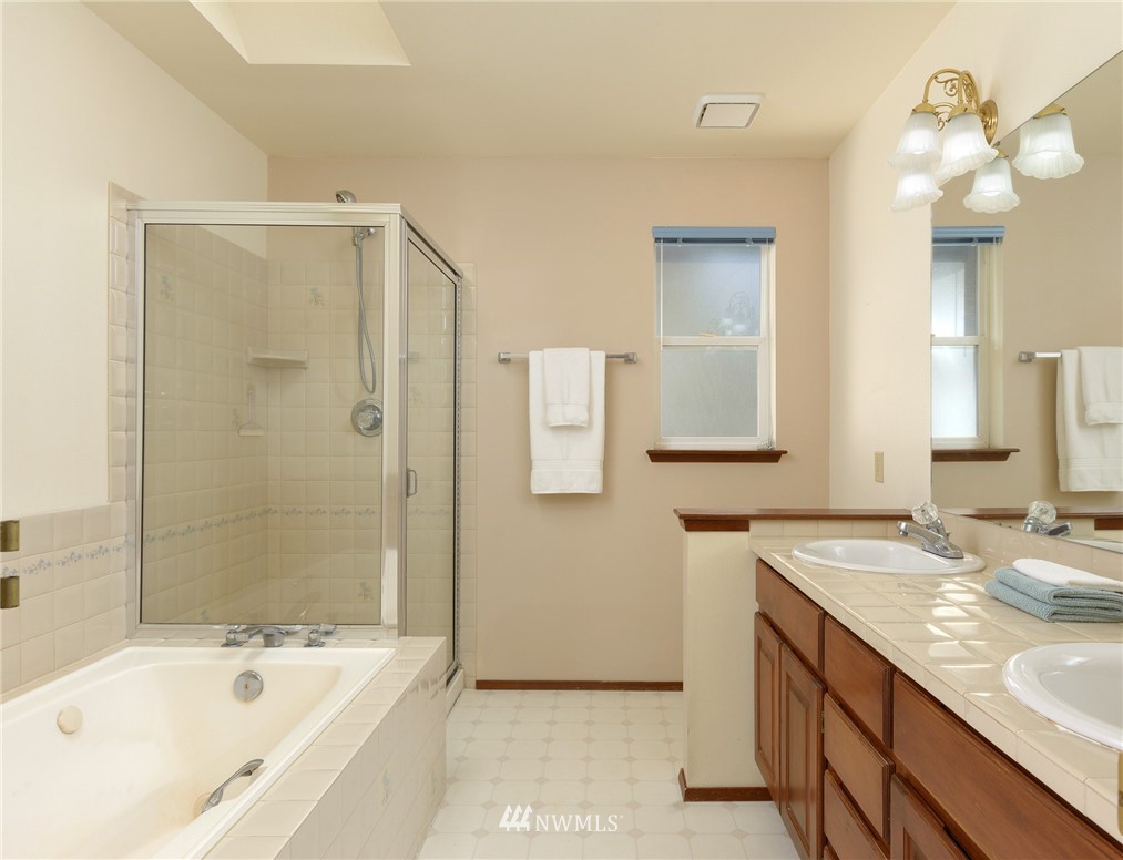 12686 Northeast Klabo Road Kingston, WA 98346 - Photo 15 of 25 Gallery Image 15
