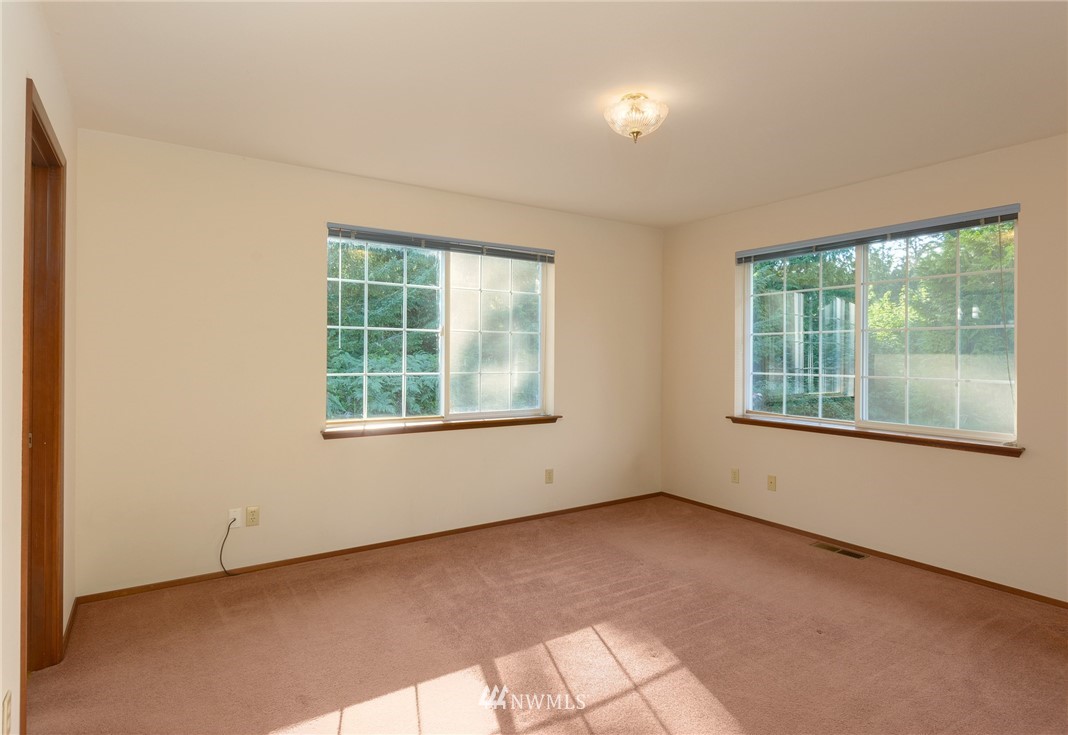12686 Northeast Klabo Road Kingston, WA 98346 - Photo 17 of 25 Gallery Image 17