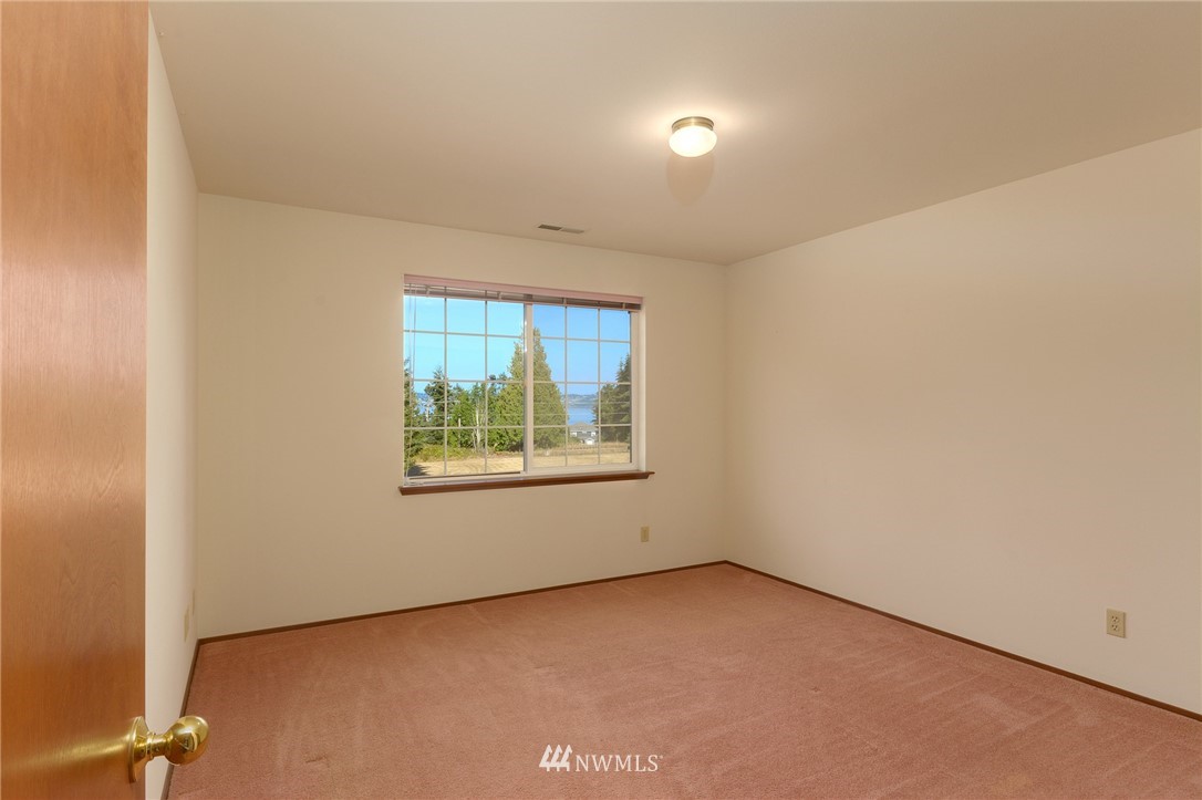 12686 Northeast Klabo Road Kingston, WA 98346 - Photo 18 of 25 Gallery Image 18
