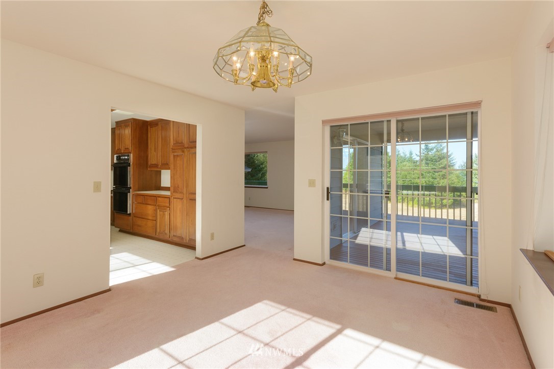 12686 Northeast Klabo Road Kingston, WA 98346 - Photo 7 of 25 Gallery Image 7