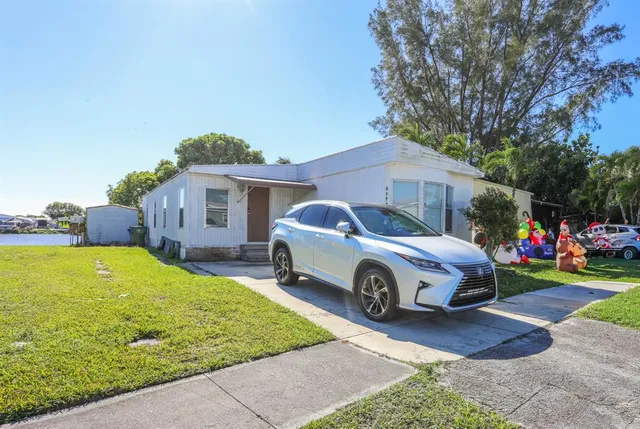 $2,000 | 21726 North Heritage Circle, Pembroke Pines, FL 33029