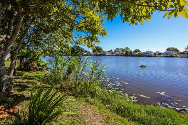 $2,000 | 21726 North Heritage Circle, Pembroke Pines, FL 33029