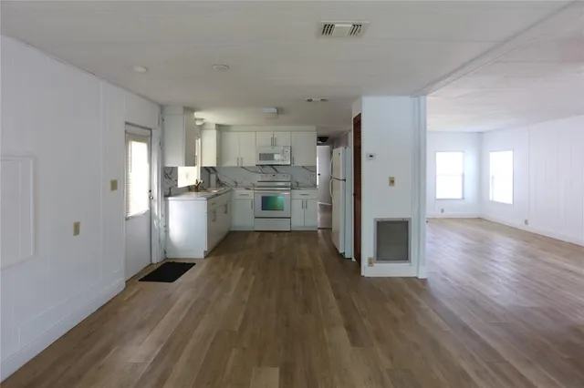 $2,000 | 21726 North Heritage Circle, Pembroke Pines, FL 33029