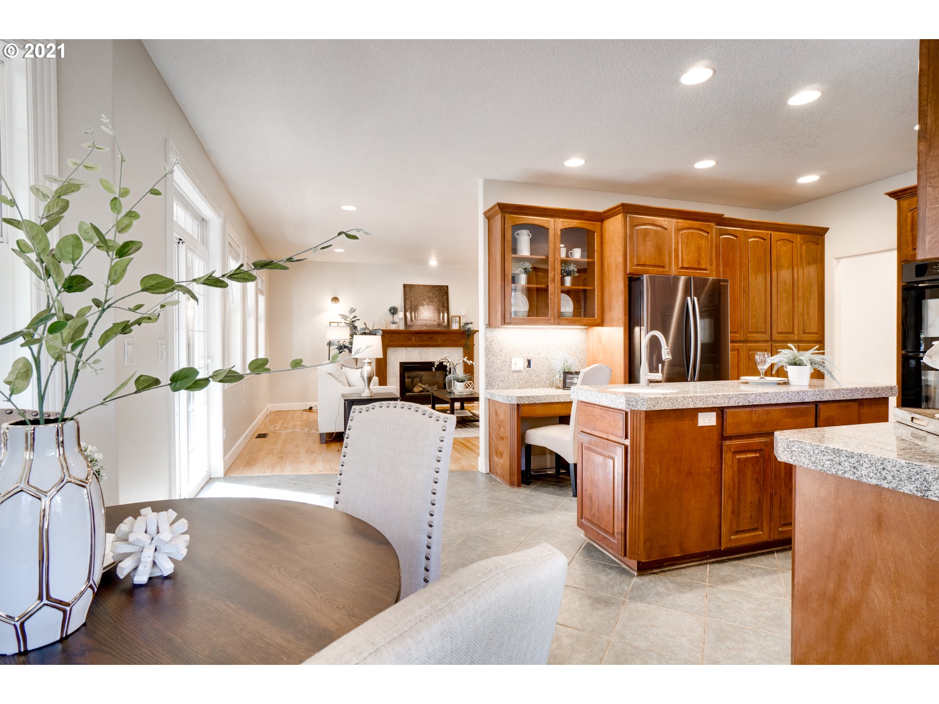 12790 Southwest Ridgefield Lane Tigard, OR 97223 - Photo 11 of 32 Gallery Image 11