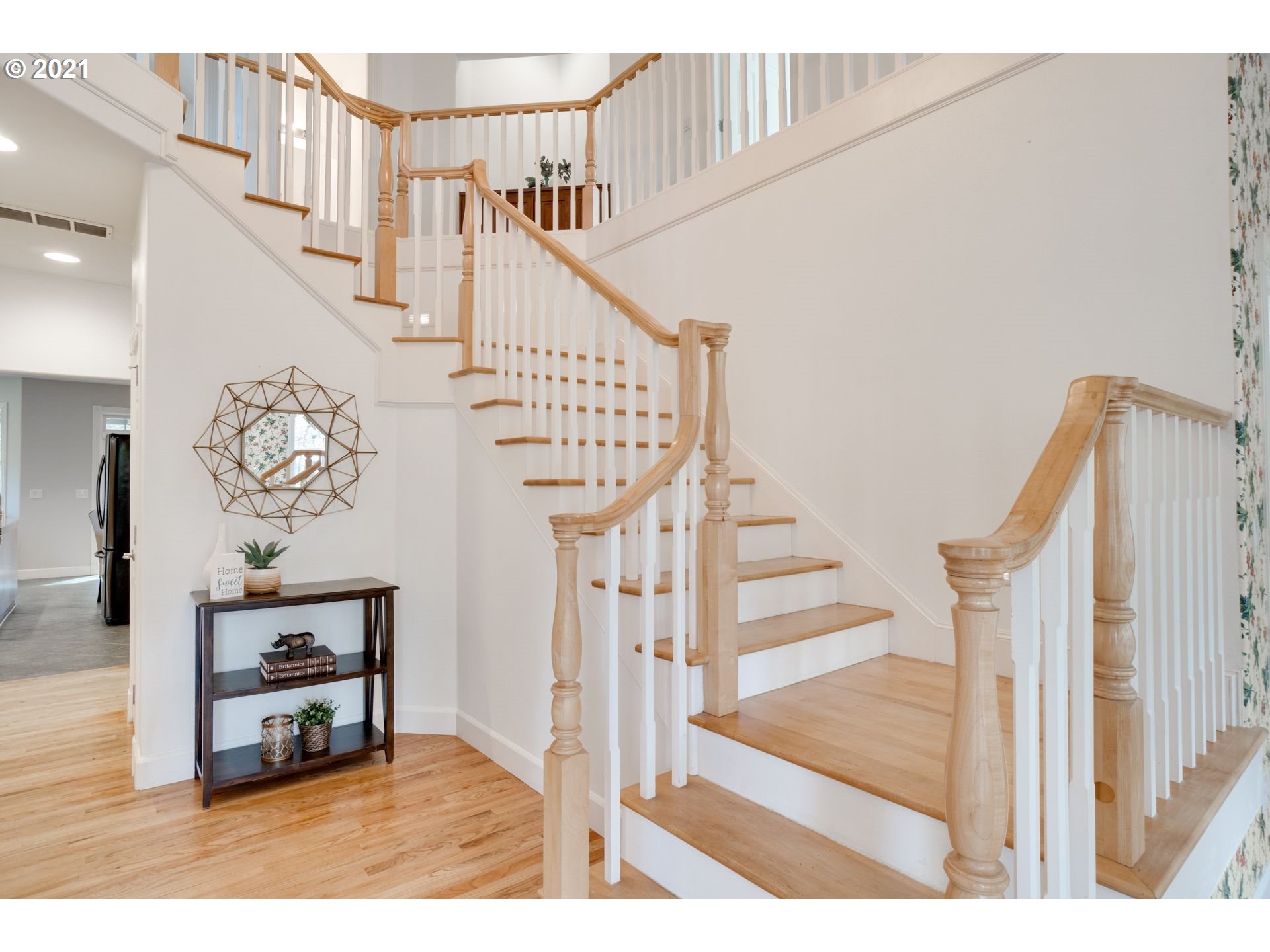 12790 Southwest Ridgefield Lane Tigard, OR 97223 - Photo 14 of 32 Gallery Image 14