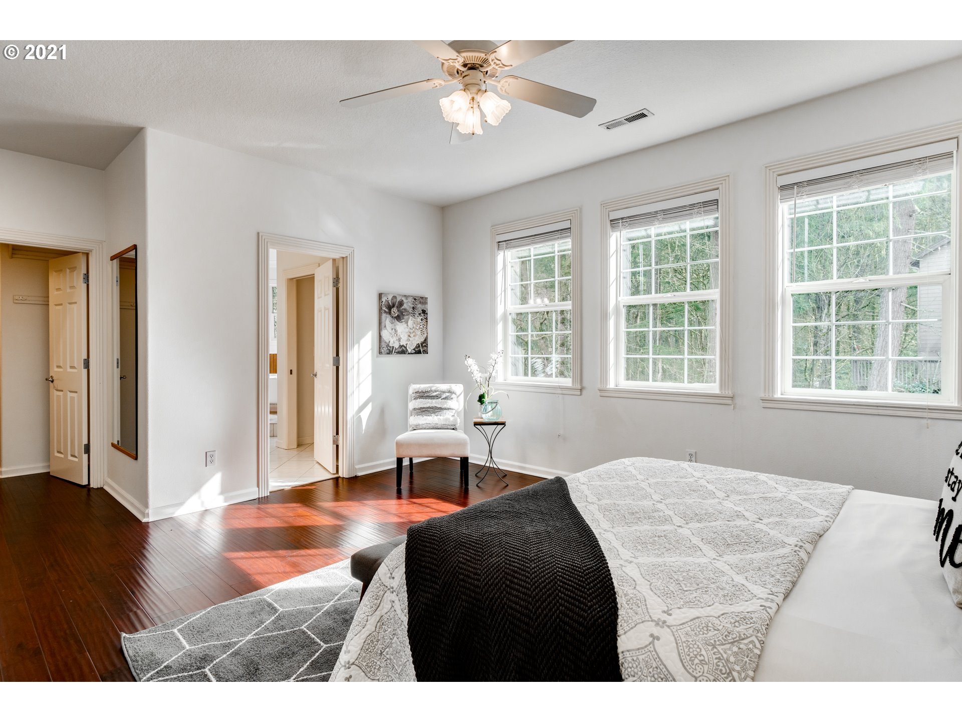 12790 Southwest Ridgefield Lane Tigard, OR 97223 - Photo 16 of 32 Gallery Image 16