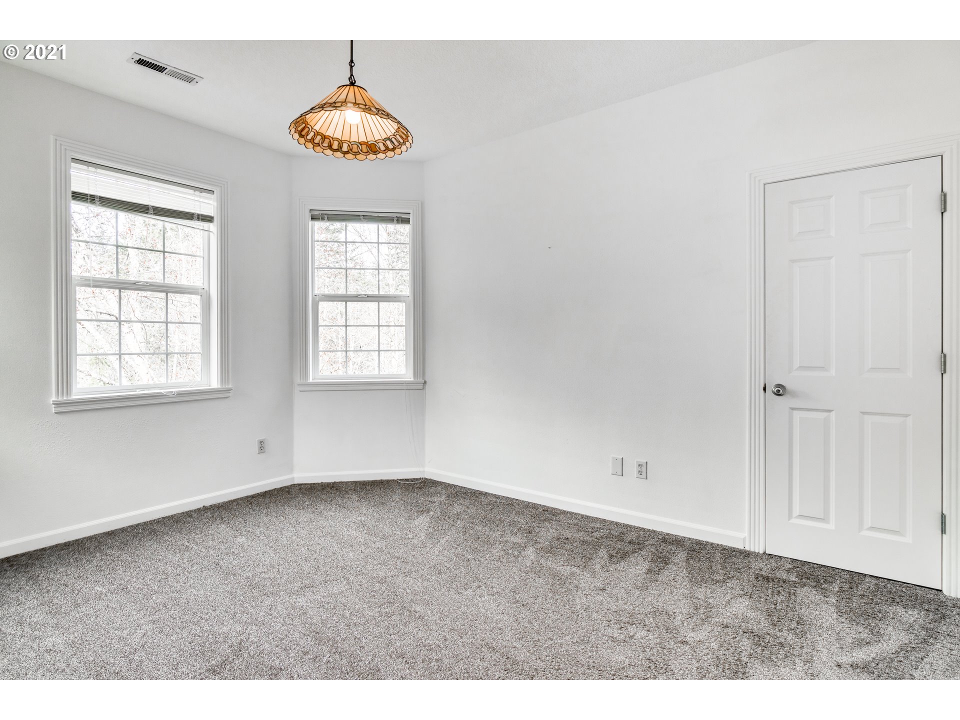 12790 Southwest Ridgefield Lane Tigard, OR 97223 - Photo 20 of 32 Gallery Image 20