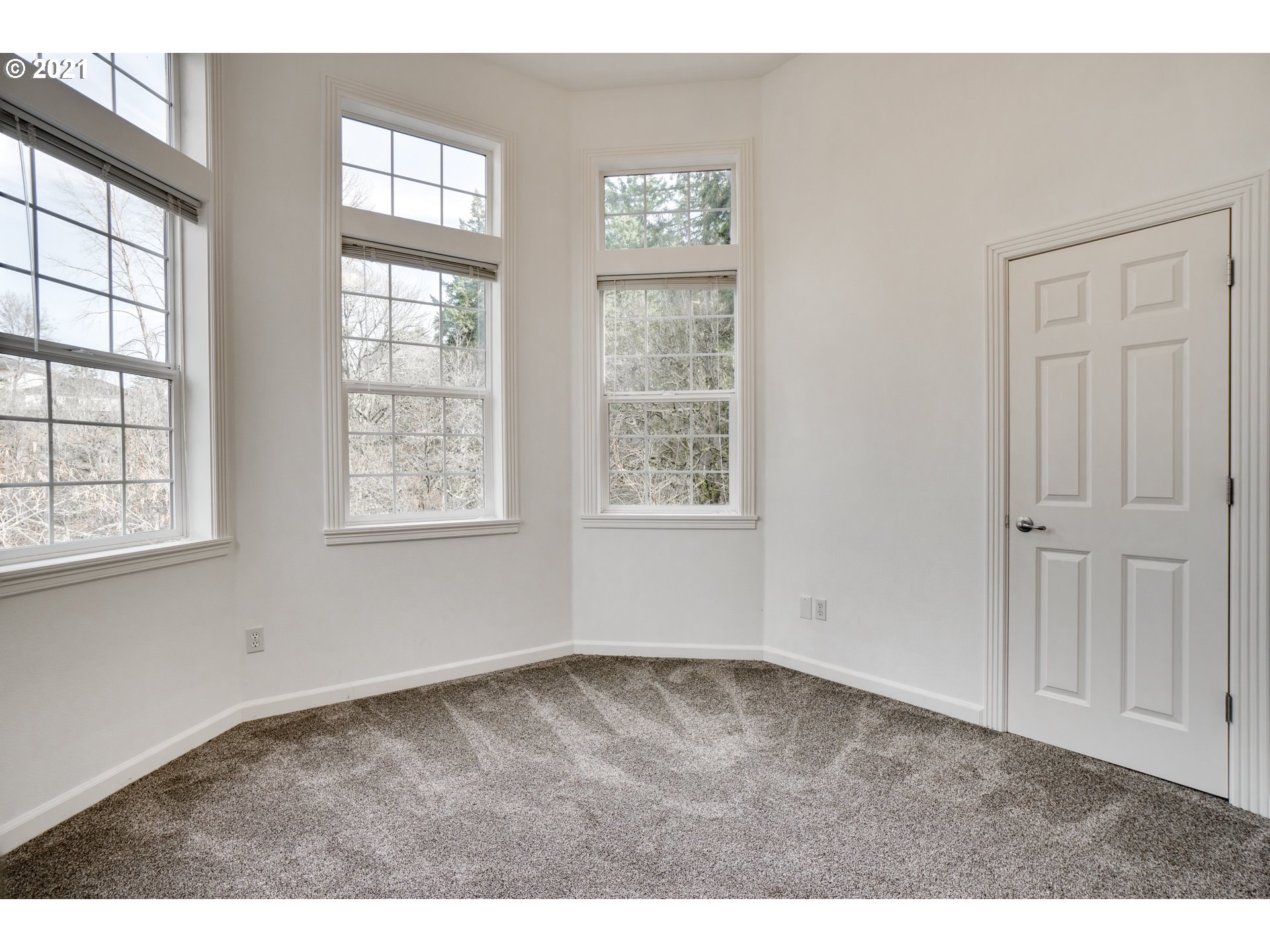 12790 Southwest Ridgefield Lane Tigard, OR 97223 - Photo 22 of 32 Gallery Image 22