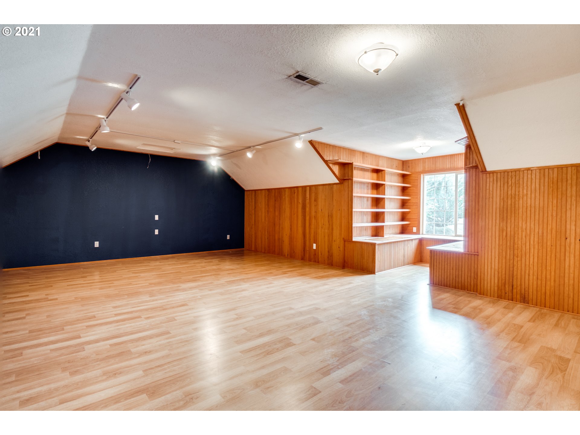 12790 Southwest Ridgefield Lane Tigard, OR 97223 - Photo 23 of 32 Gallery Image 23