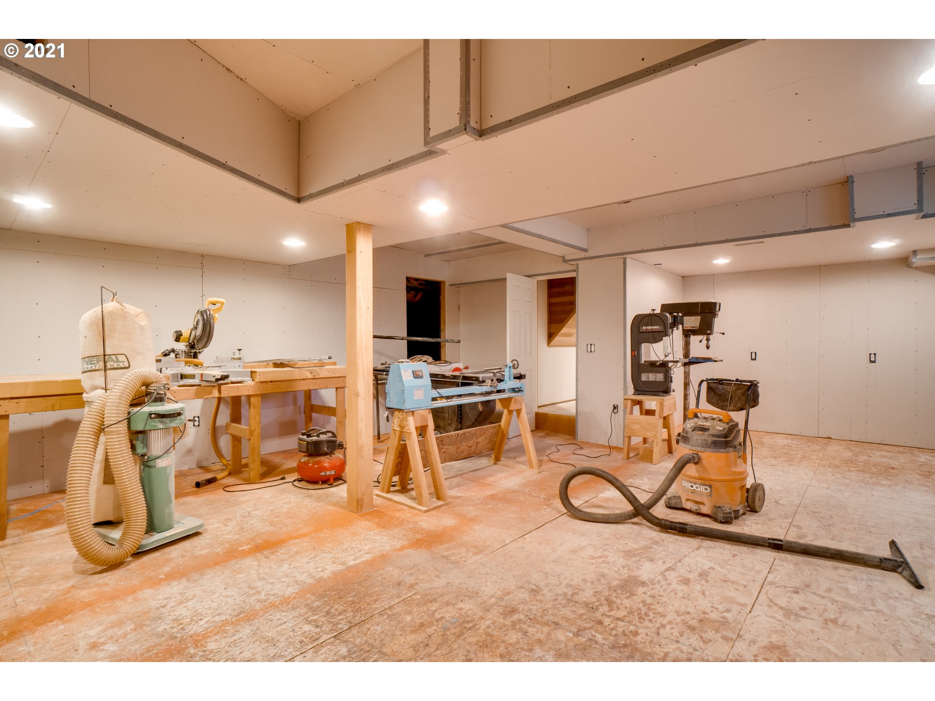 12790 Southwest Ridgefield Lane Tigard, OR 97223 - Photo 29 of 32 Gallery Image 29