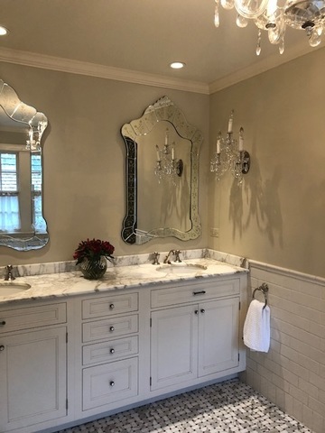200 Oak Terrace Lake Bluff, IL 60044 - Photo 8 of 18 a bathroom with a sink a vanity and a mirror
