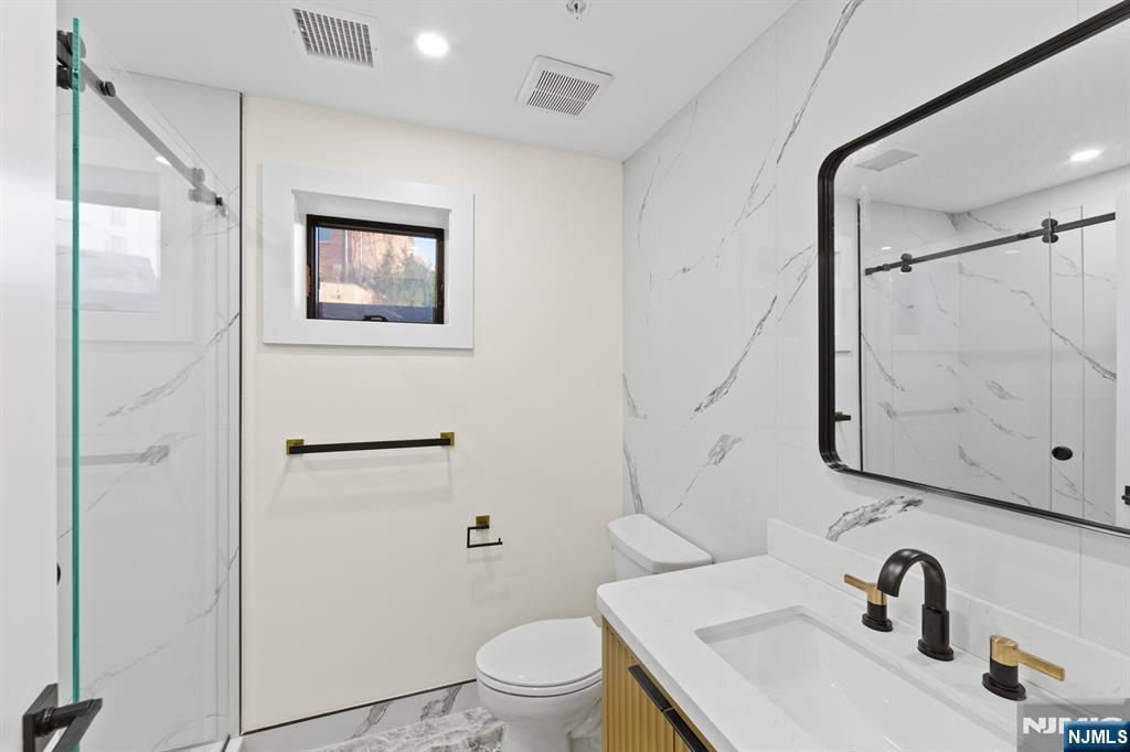 61 Edgewater Road Cliffside Park, NJ 07010 - Photo 47 of 49