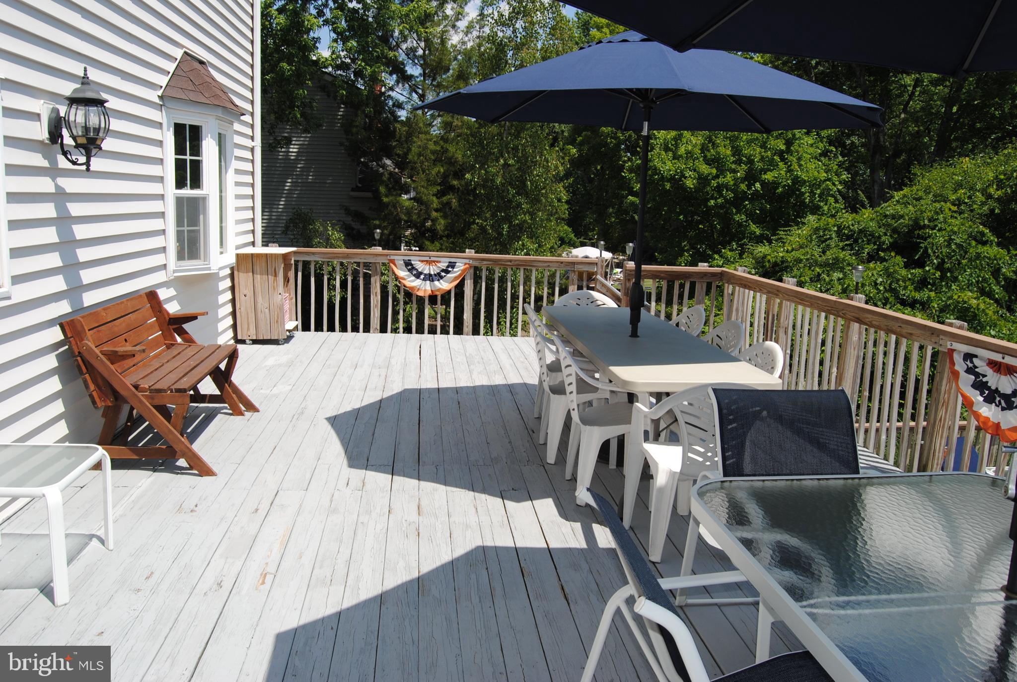 716 Meadowlark Road Norristown, PA 19403 - Photo 18 of 23 2-level Deck