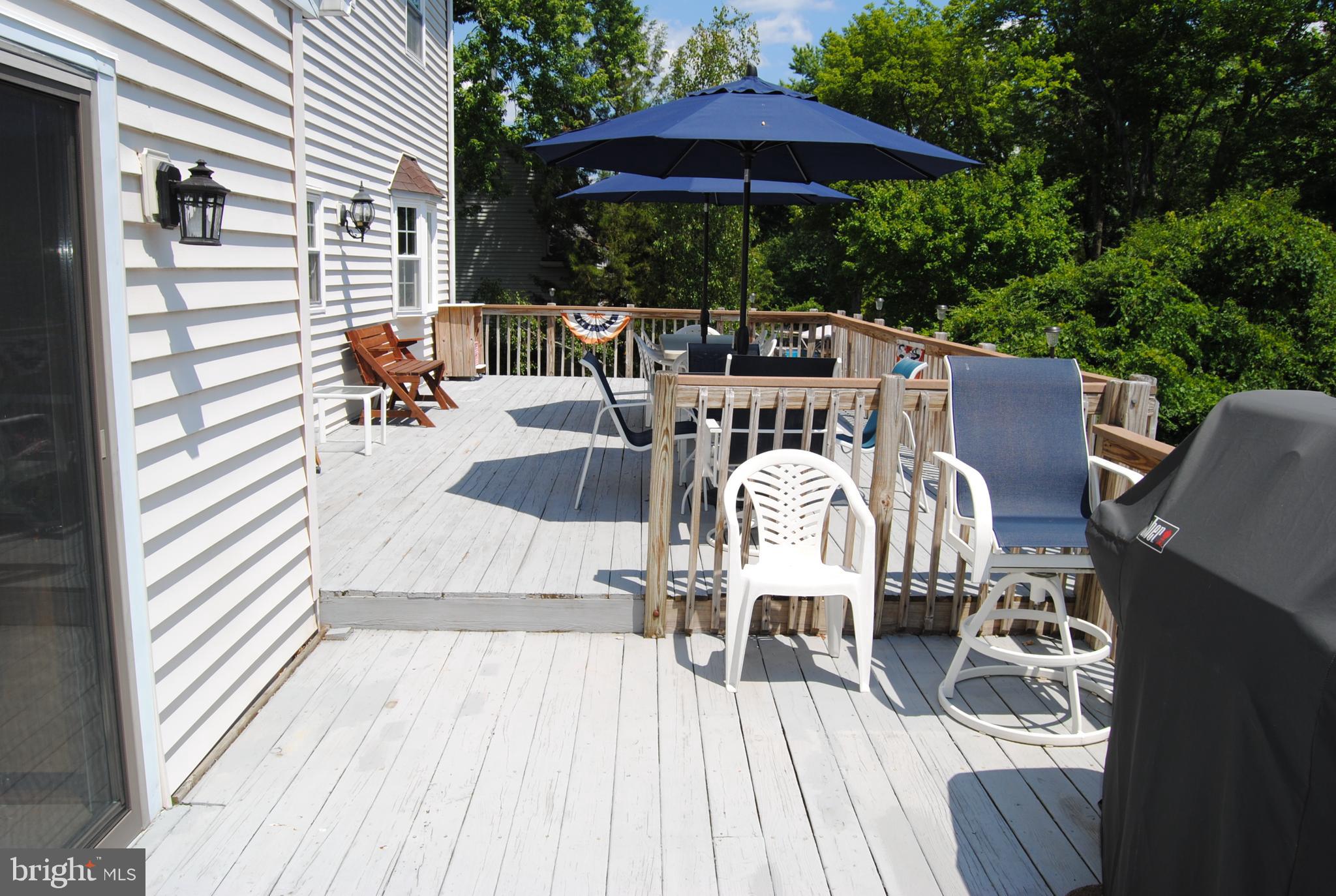 716 Meadowlark Road Norristown, PA 19403 - Photo 21 of 23 2-level deck for barbecues