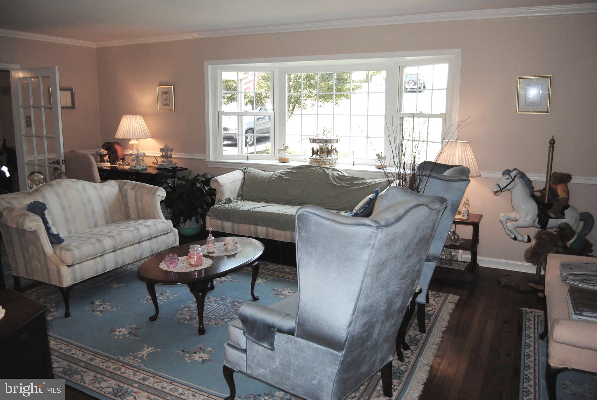 716 Meadowlark Road Norristown, PA 19403 - Photo 5 of 23 Living Room