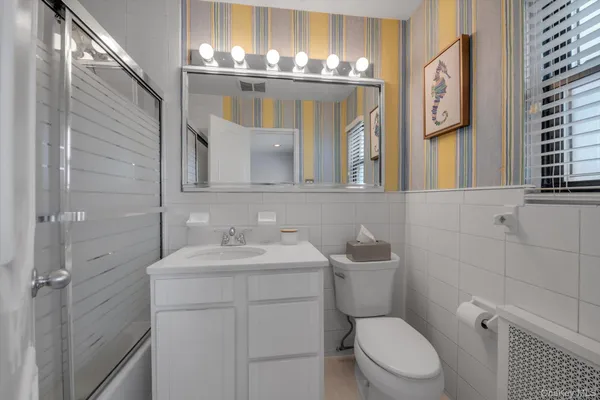 $209,000 | 1195 East Broadway, Unit L23, Hewlett, NY 11557