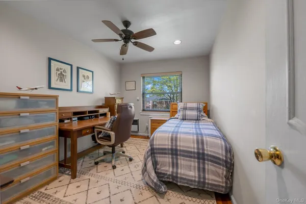 $209,000 | 1195 East Broadway, Unit L23, Hewlett, NY 11557