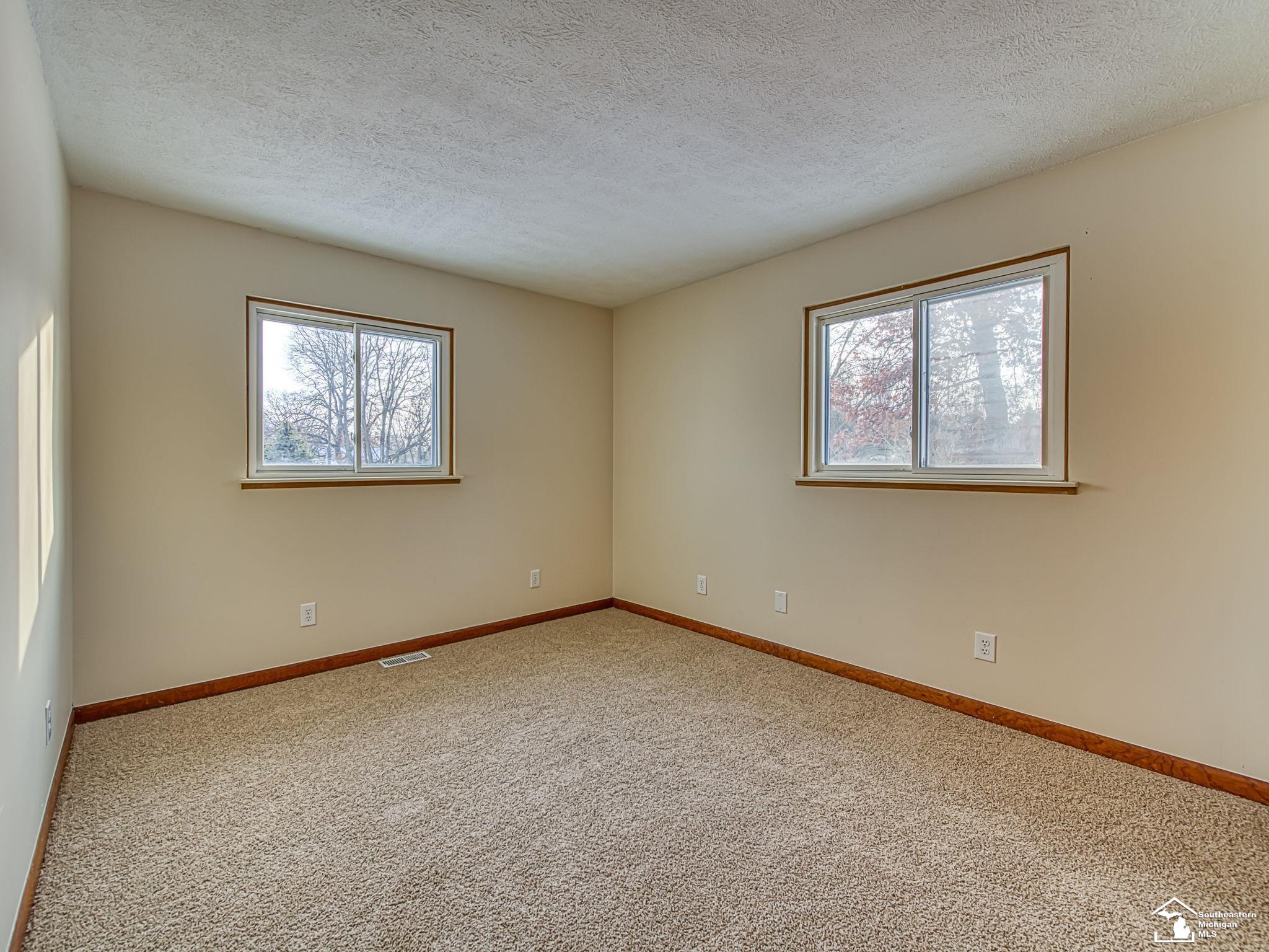 403 Maple Road Michigan Center, MI 49254 - Photo 11 of 29 50196348-38917728-2e35-46f5-a91c-0911297af100.JPG