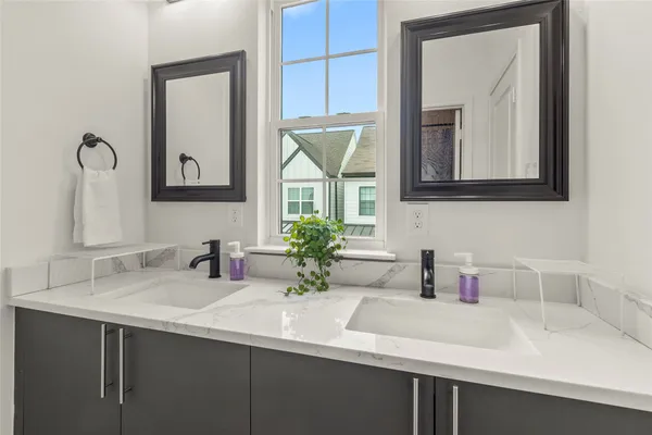 $2,250 | 1271 Oakmont Villas Drive, Houston, TX 77091